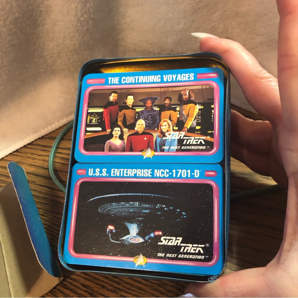 Star Trek the Next Generation playing cards in metal tin 108 cards